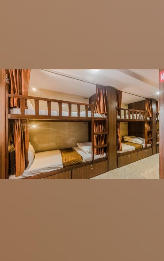 Awesome Dormitory Male Only Mumbai Eksteriør bilde