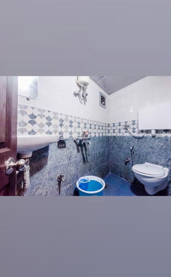 Awesome Dormitory Male Only Mumbai Eksteriør bilde