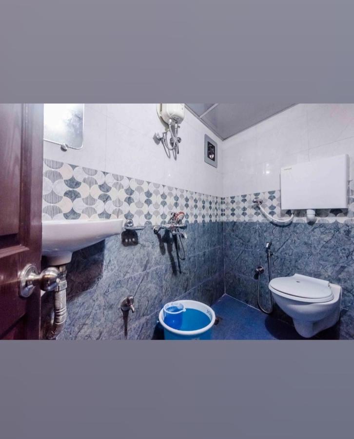 Awesome Dormitory Male Only Mumbai Eksteriør bilde